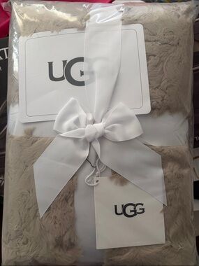 UGG Faux Fur Throw Blanket in Beige